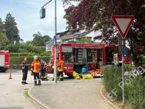 Kräfte der Freiwilligen Feuerwehr Pöring bei ABC-Einsatz in Vaterstetten